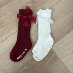 リボン付きキッズ靴下 赤と白