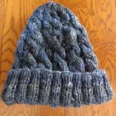 ケーブル編みニット帽