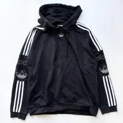 adidas originals パーカー