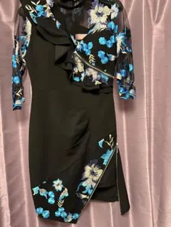 美品ソブレ黒と青の刺繍入りナイトドレス　キャバワンピース