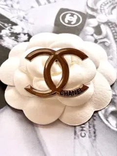 CHANEL アイボリーフラワーブローチ レア！シャネルCHANEL ブローチ 2way 【公式通販】