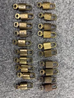 LOUIS VUITTON カデナ 南京錠 15個セット - メルカリ