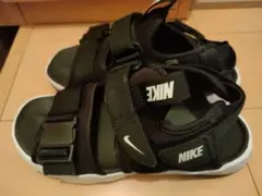 NIKE キャニオンサンダル