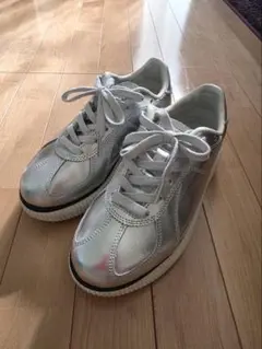 Onitsuka Tiger DELECITY シルバースニーカー