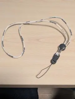 ホワイトロゴストラップ