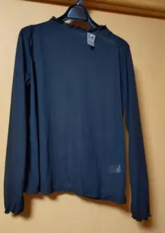 黒フリル付き長袖シアーシャツ