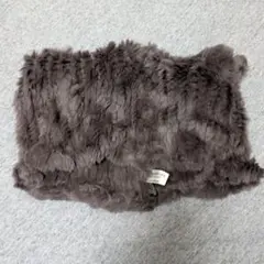 グレー ファーマフラー ボリュームデザイン