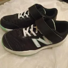 ニューバランス　ジュニアテニスシューズ　21.5cm