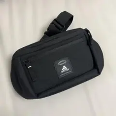 adidas ボディバッグ ウエストポーチのサムネイル