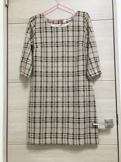 お値下げ！ワンピース　ナチュラルビューティーベーシック　ベージュワンピース　M