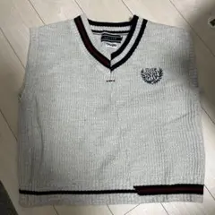 9090 ライトグレー Vネック ニットセーター