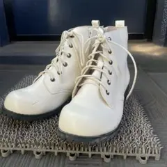 ブーツ　白　アイボリー　レースアップ　　24cm
