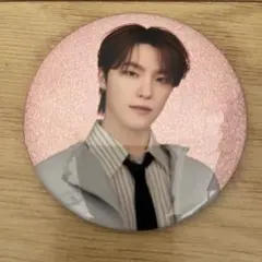 holiday seventeen 缶バッジ ディノ