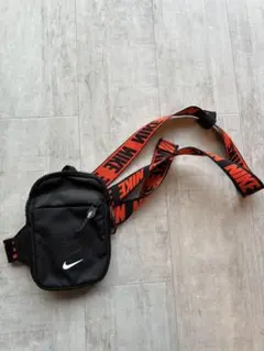 NIKE ボディバッグ　ブラック
