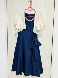 ネイビーAラインドレス フリルショール付き
