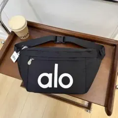 alo ボディバッグ ウエストポーチ ブラック - メルカリ