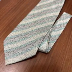 D'URBAN グレーと青のストライプ ネクタイ