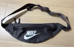 NIKE グレー　ボディバッグ、サコッシュ、バッグ