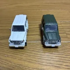 ガチャガチャ　ランクル70 2個セット ホワイト グリーン ミラー片側欠損