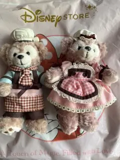 ダッフィーとシェリーメイ　スウィートダッフィー2013 キーチャーム　ピンバッジ