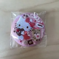 サンリオ　キティ　刺繍缶バッチ