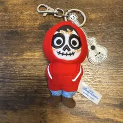 ピクサー展 リメンバーミー ミゲル ぬいぐるみ リール付ポーチ - メルカリ