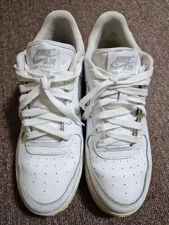 Nike Air Force 1 ホワイトスニーカー