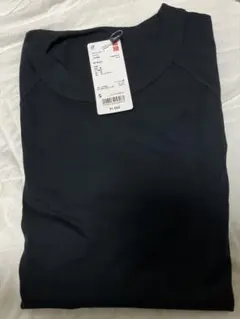 新品未使用　UNIQLOラグランスリーブＴシャツ
