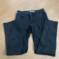 黒 スキニーパンツ