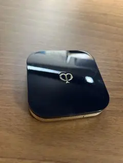 クレ・ド・ポー ボーテ　プードルコンパクトエサンシルn