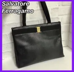 A4黒　Salvatore Ferragamo ヴァラリボン ショルダーバッグ