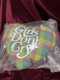 Girls Don't Cry 伊勢丹限定ハートクッション