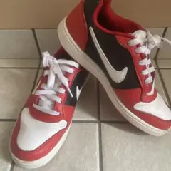 Nike スニーカー レッド/ホワイト/ブラック