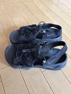 中古　NIKE AIR MAX KOKO サンダル ブラックのサムネイル