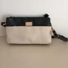 合成皮革スマホショルダーバッグ 黒とベージュお財布ショルダー