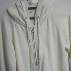 無印 白パーカー