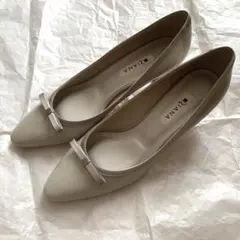 ダイアナ　パンプス　24.5センチ　ライトグレー
