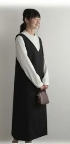 新品dgyＶネックジャンバースカート ネイビー