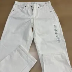 【新品未使用品】UNIQLOリラックステーパードアンクルジーンズ22(56cm)