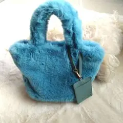新品未使用　HUND RED ファー トートバッグ 　カ―ドケ−ス付ブルー