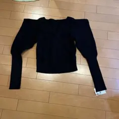 黒のMサイズVネックラップニット