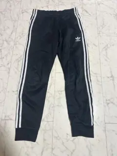 adidas ラインパンツ