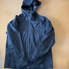 gu マウンテンパーカー