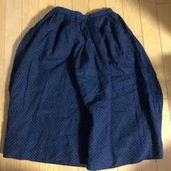 紺の水玉スカート