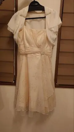 ジュネビビアン Genet Vivien ラメ付きパーティードレス　クリーム色