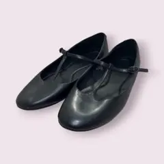 ユニクロ UNIQLO Cストラップ フラットシューズ ブラック 24cmのサムネイル