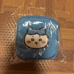 ちいかわ カラビナ付き刺繍スクエアミニポーチ ハチワレ