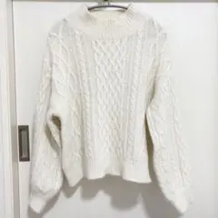 ハニーズ　COLZA ケーブル編みプルオーバー