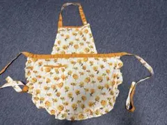 美品　子供エプロン　ダリア柄のサムネイル