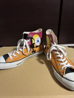 オレンジ スニーカー